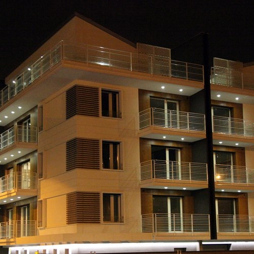 Palazzo Ducati sede di Montanari Costruzioni e edificio residenziale