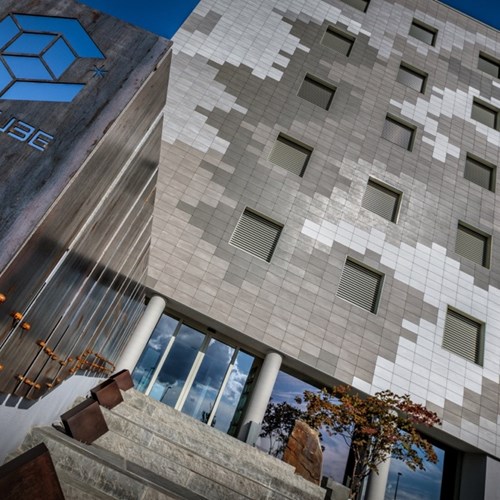 The Cube albergo Fidenza rivestimenti esterni