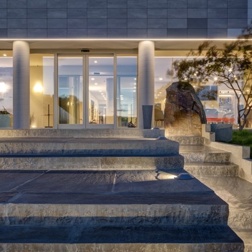 The Cube Fidenza area esterna dell'albergo