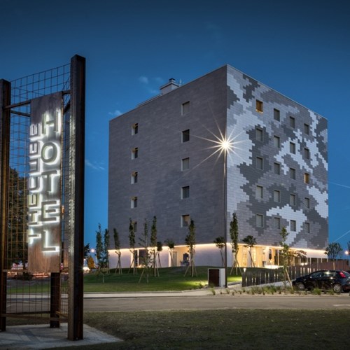 The Cube Fidenza vista dell'albergo