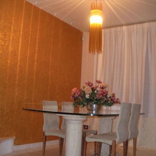 Zona giorno di una villa realizzata da Montanari Costruzioni