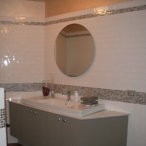 Particolare di un bagno in una villa realizzata da Montanari Costruzioni