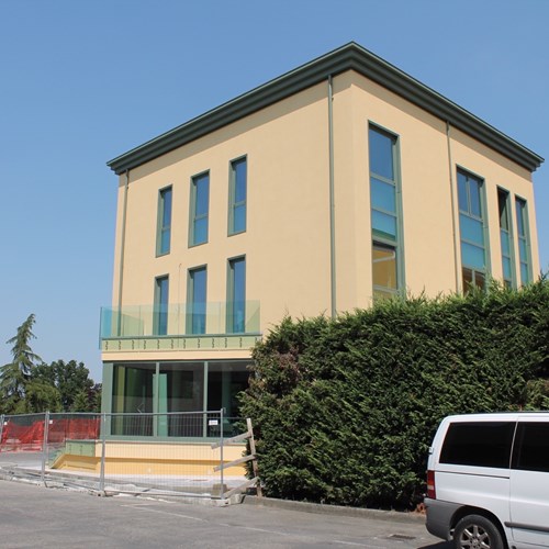 esterni edificio con uffici progetto montanari costruzioni