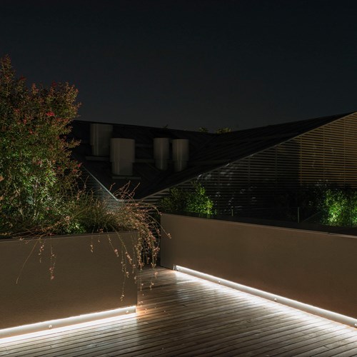 Particolare illuminazione terrazzo Casa sul Parco Fidenza