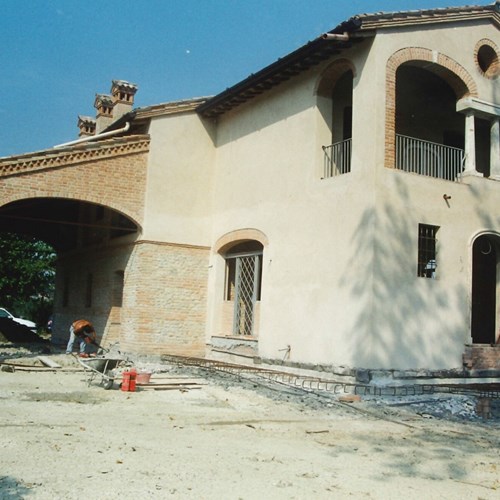 Lavori di restauro di un casolare a Salsomaggiore