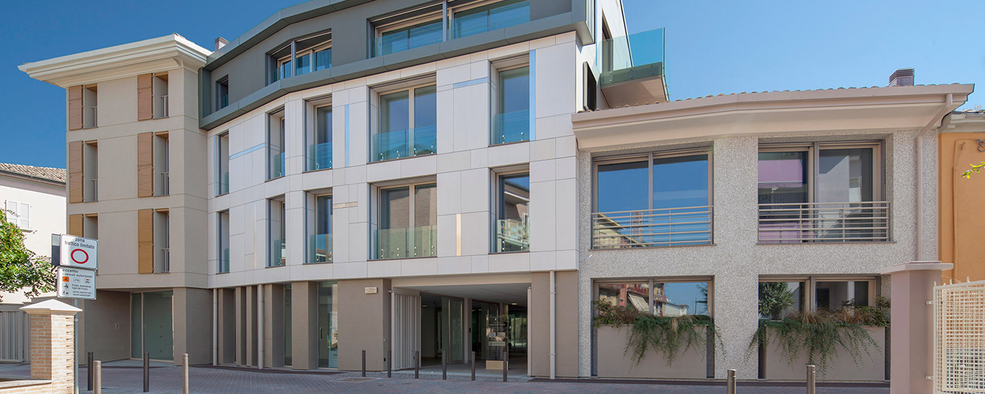 Montanari Costruzioni Social Wall